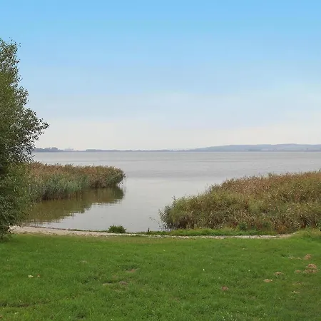 בית נופש Reihenhaus Am Kummerower See, *